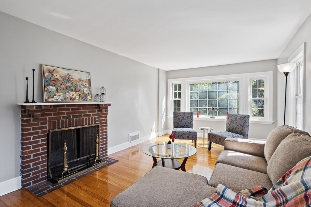 510 Lexington Road Concord, MA 01742 - Photo 8 of 28