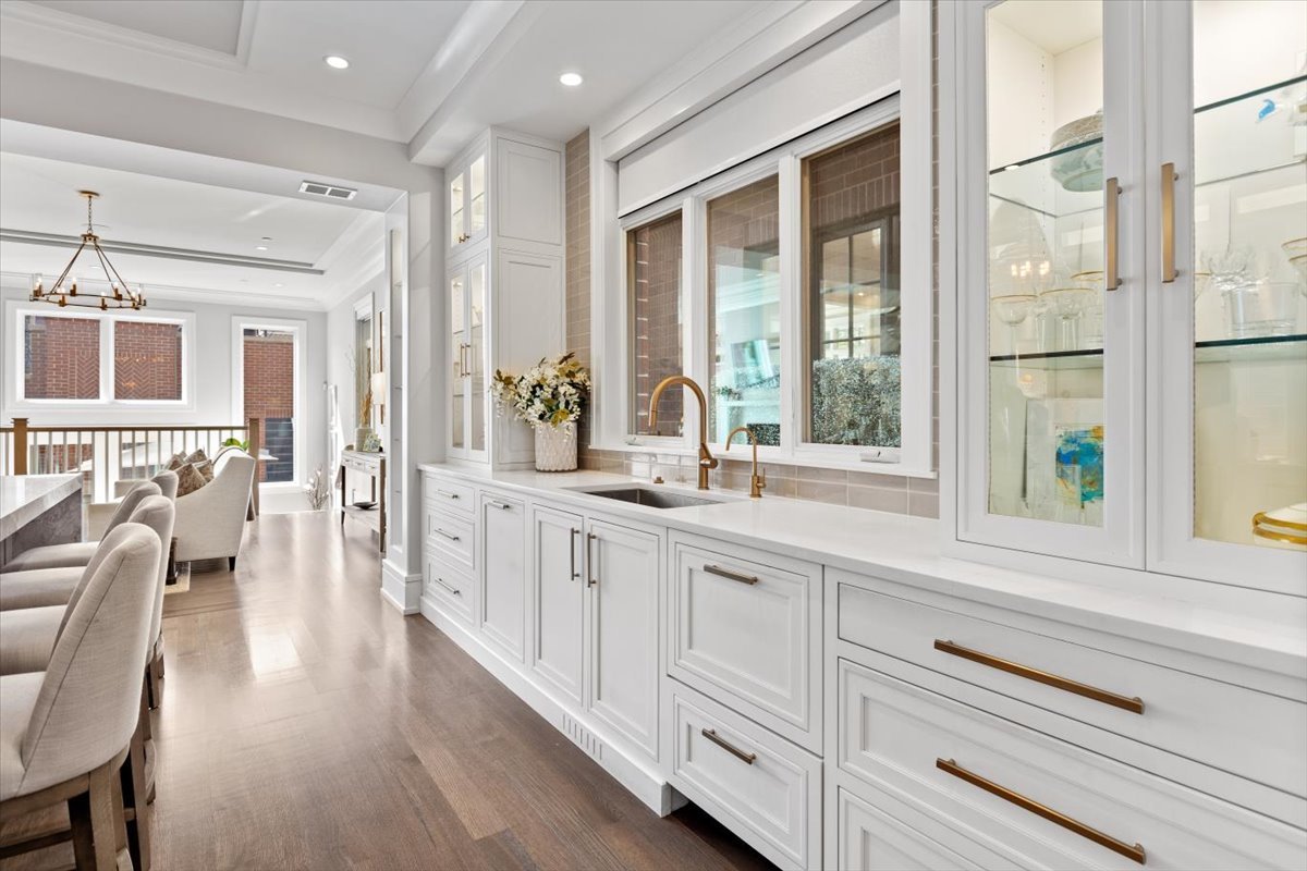 2138 North Seminary Avenue Chicago, IL 60614 - Photo 13 of 76