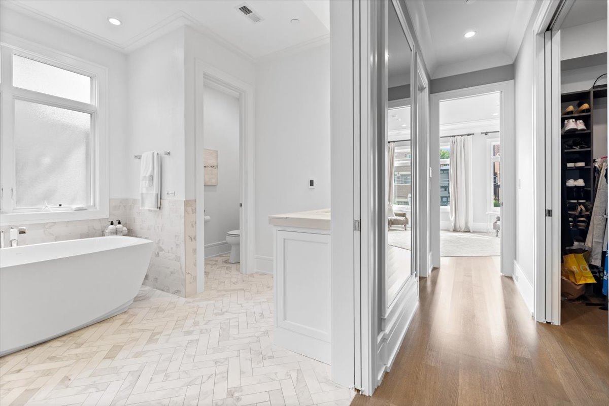 2138 North Seminary Avenue Chicago, IL 60614 - Photo 35 of 76