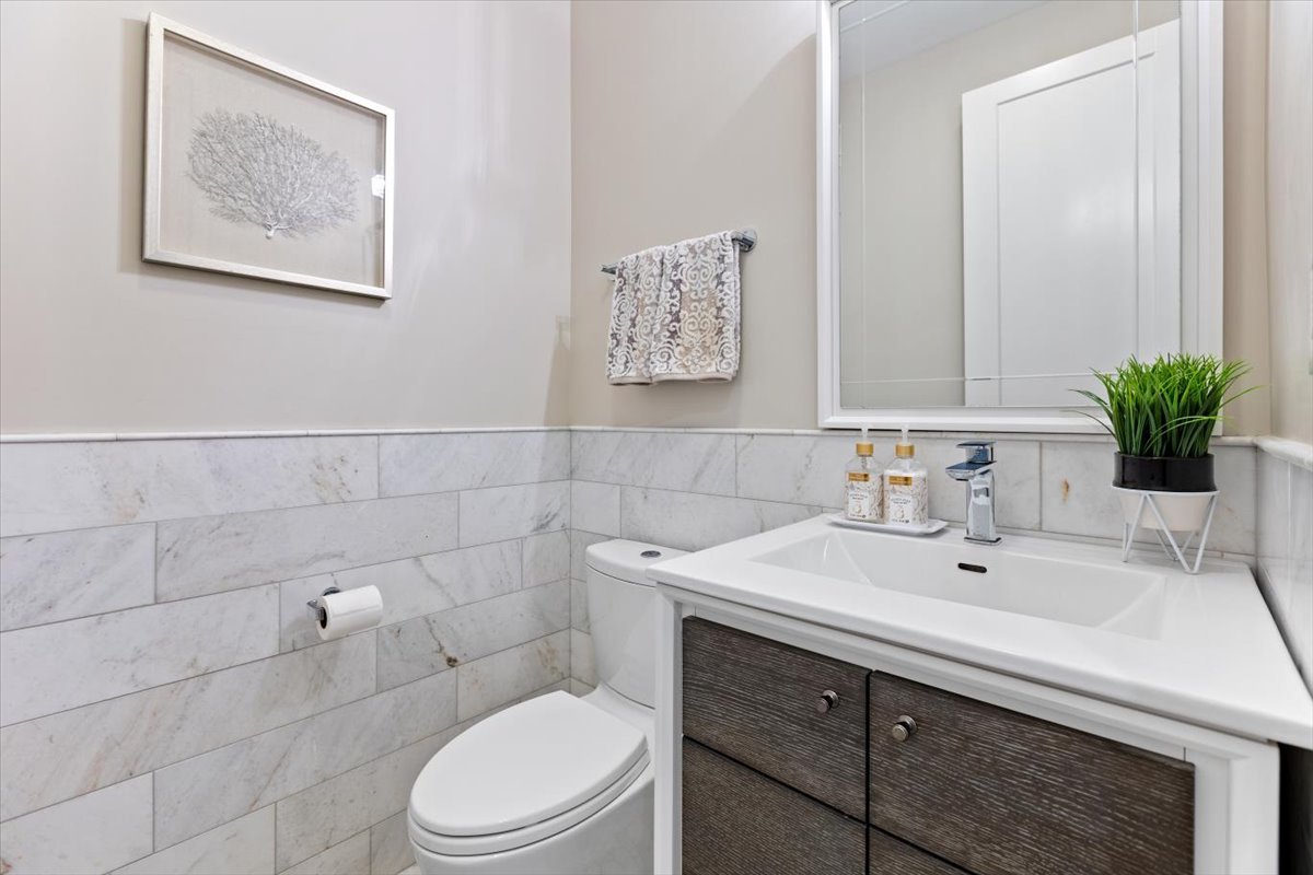 2138 North Seminary Avenue Chicago, IL 60614 - Photo 59 of 76