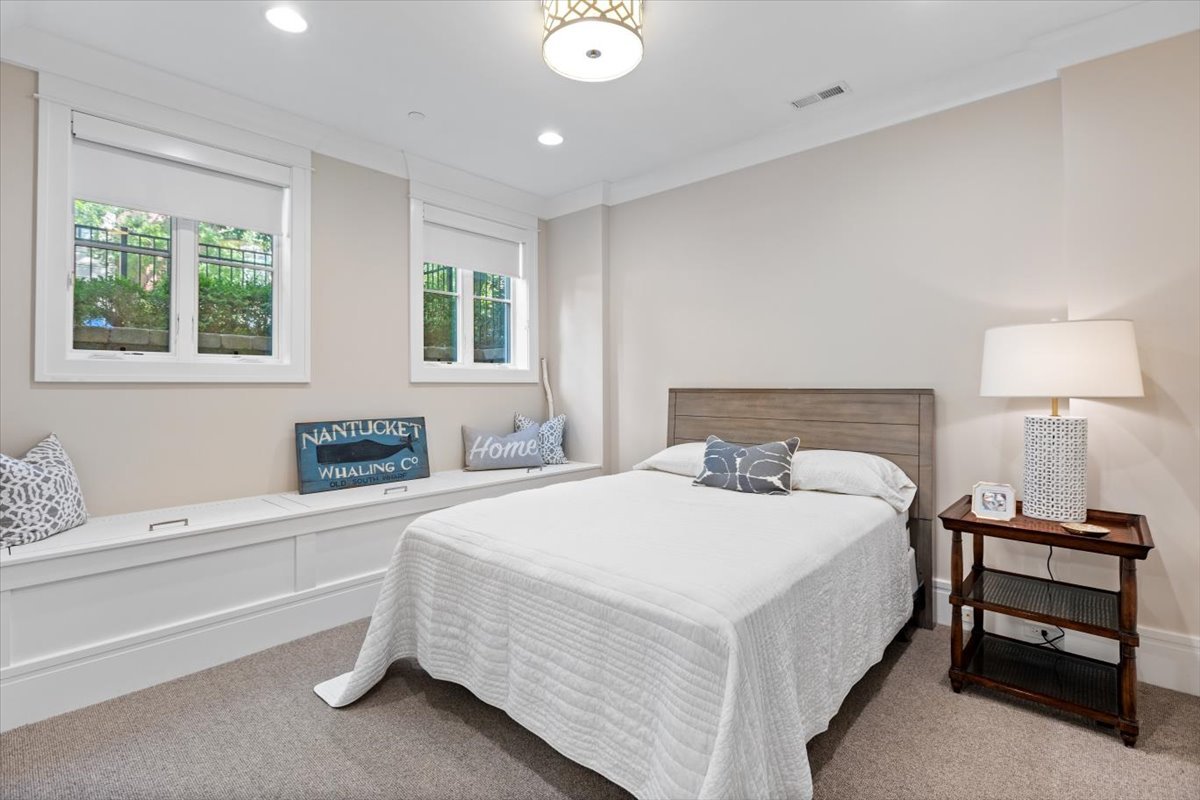 2138 North Seminary Avenue Chicago, IL 60614 - Photo 60 of 76