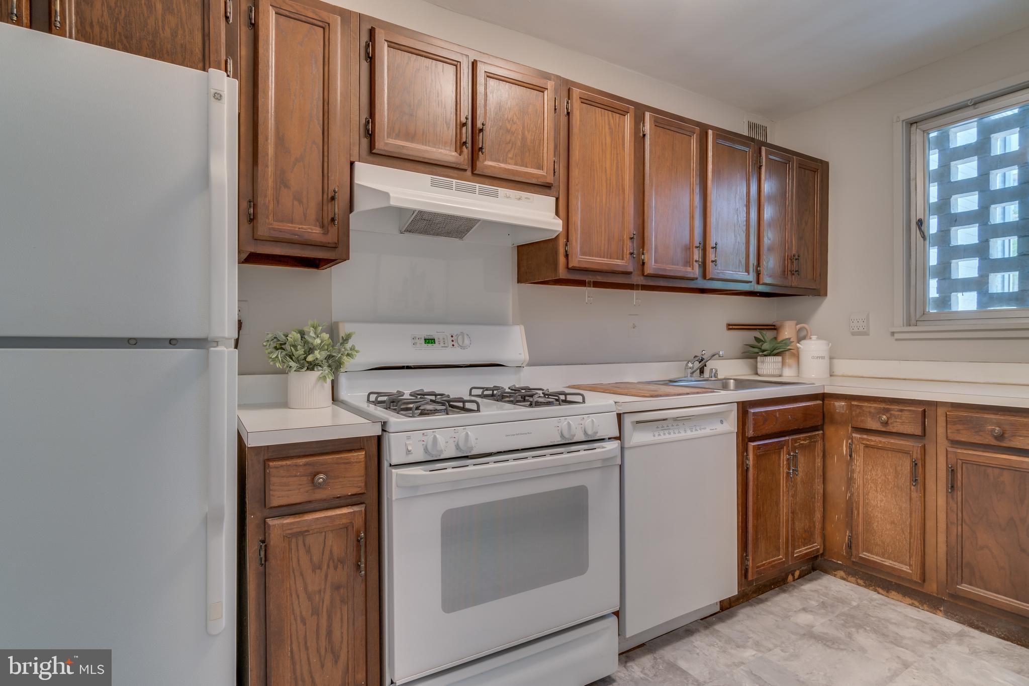 257 G Street Southwest, Unit 110 Washington, DC 20024 - Photo 6 of 33 Kitchen