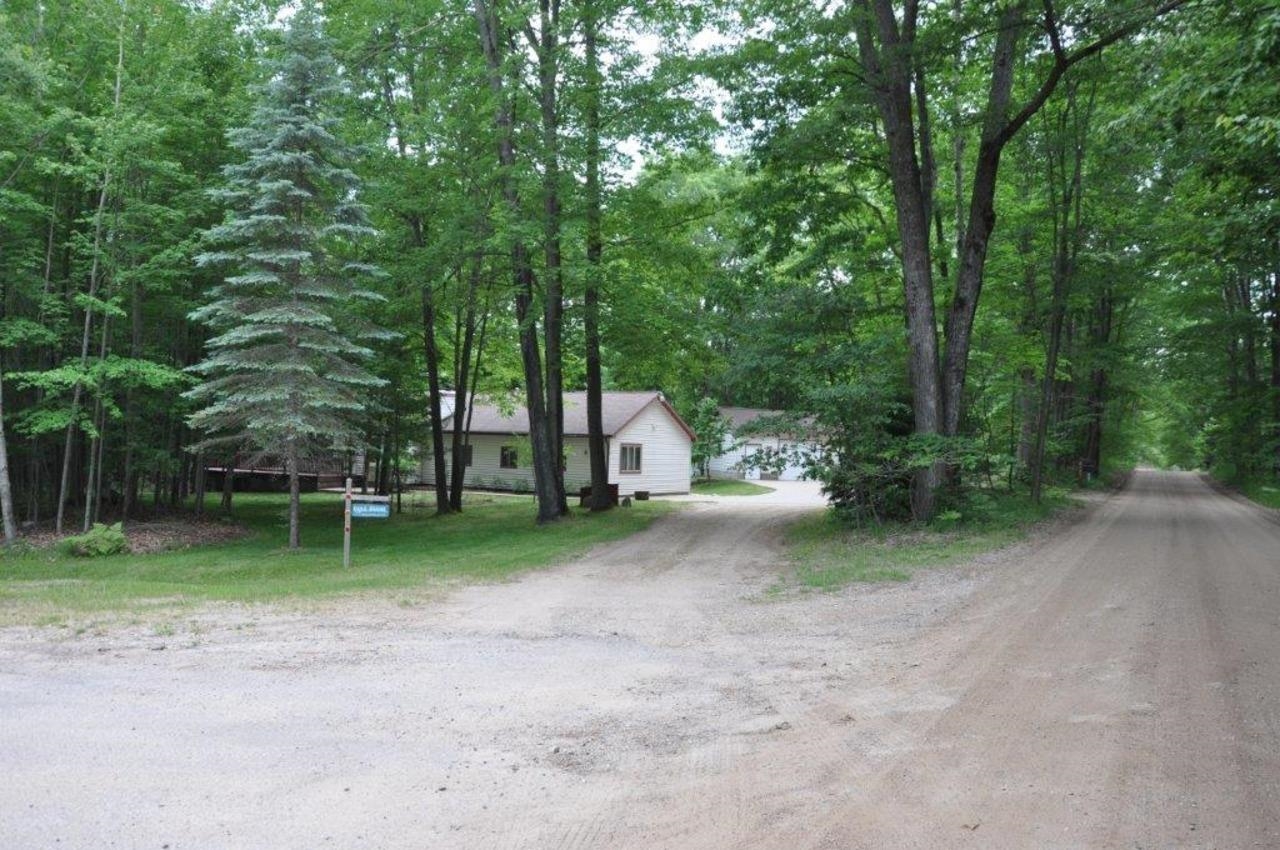 4981 West Birch Road Roscommon, MI 48653 - Photo 4 of 25 1912266-3.JPG