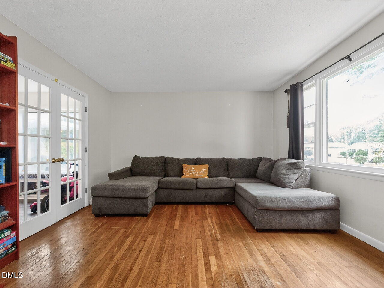 1103 Kitt Place Raleigh, NC 27610 - Photo 6 of 28 006-1280x960-photo