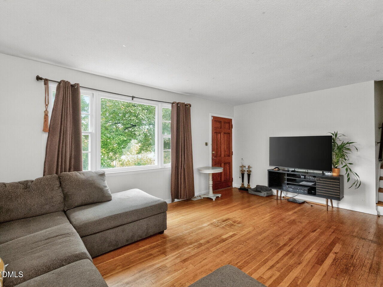 1103 Kitt Place Raleigh, NC 27610 - Photo 7 of 28 007-1280x960-photo