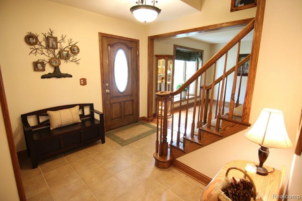 1559 Walnut Ridge Circle Canton, MI 48187 - Photo 2 of 30 Foyer