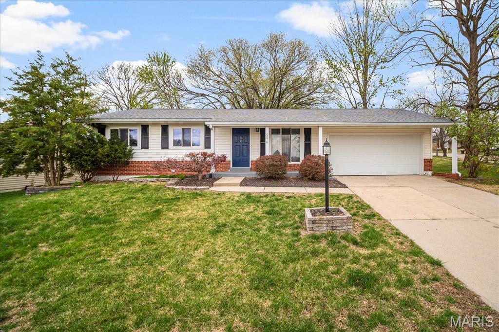 4501 Conleth Drive St. Louis, MO 63129 - Photo 1 of 27