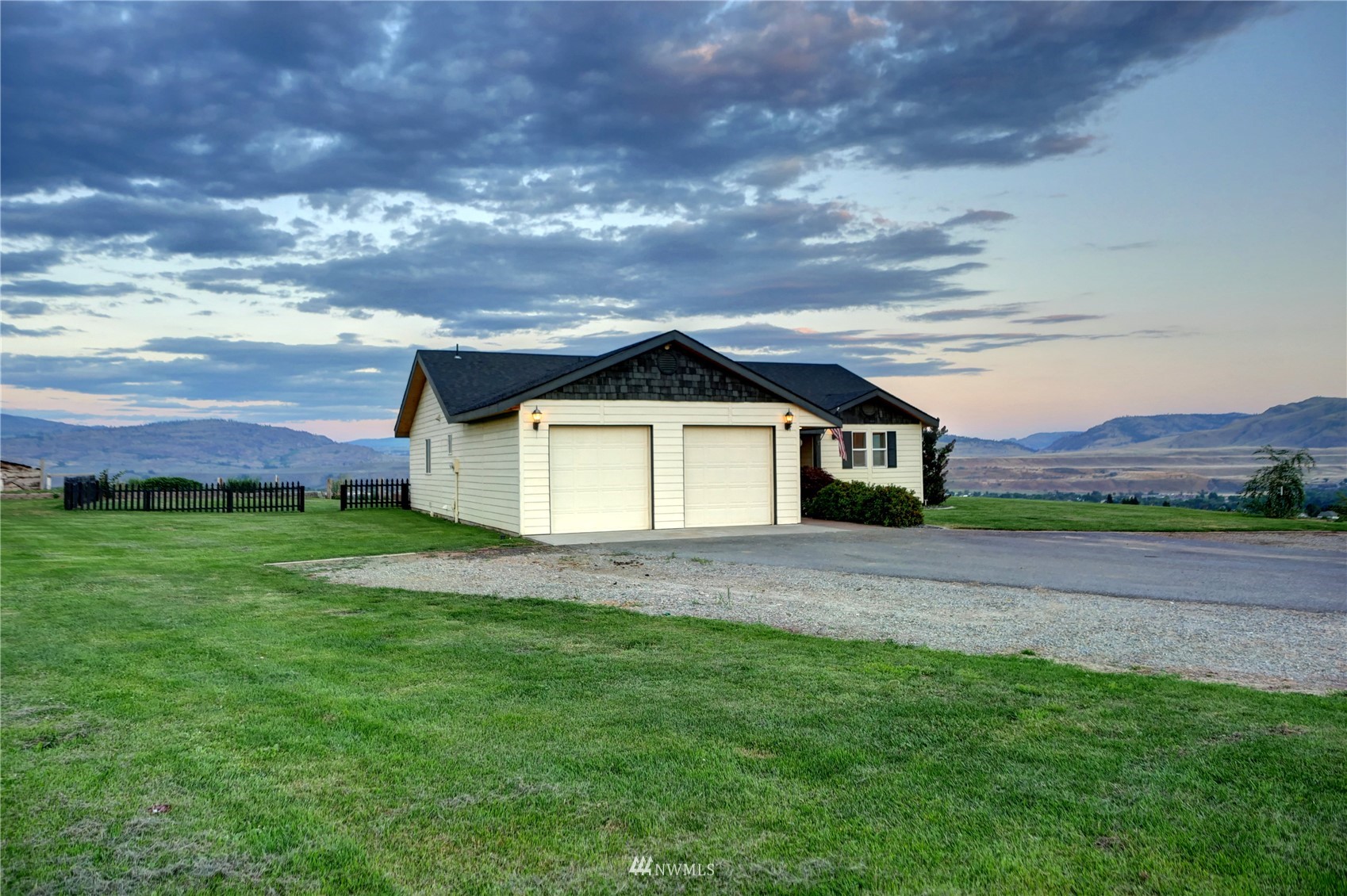 48 Duck Lake Road Omak, WA 98841 - Photo 4 of 40