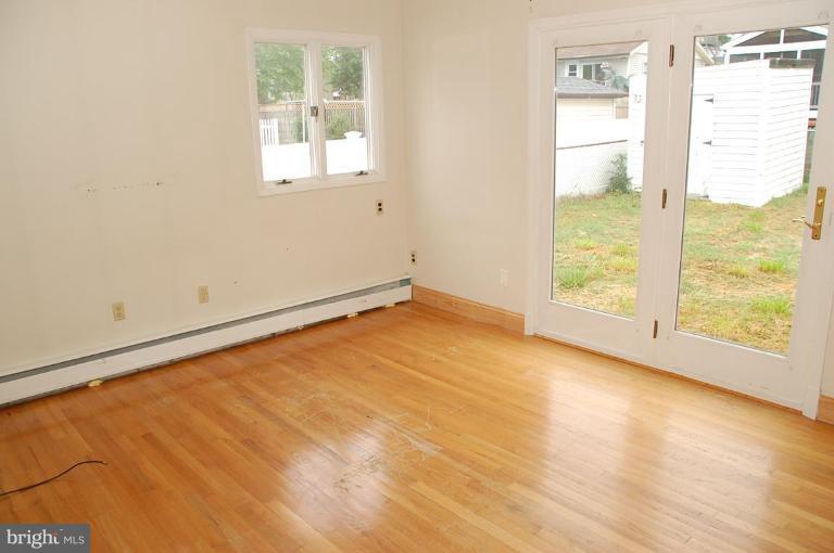 8426 Geneva Road Pasadena, MD 21122 - Photo 3 of 10 Bedroom #1