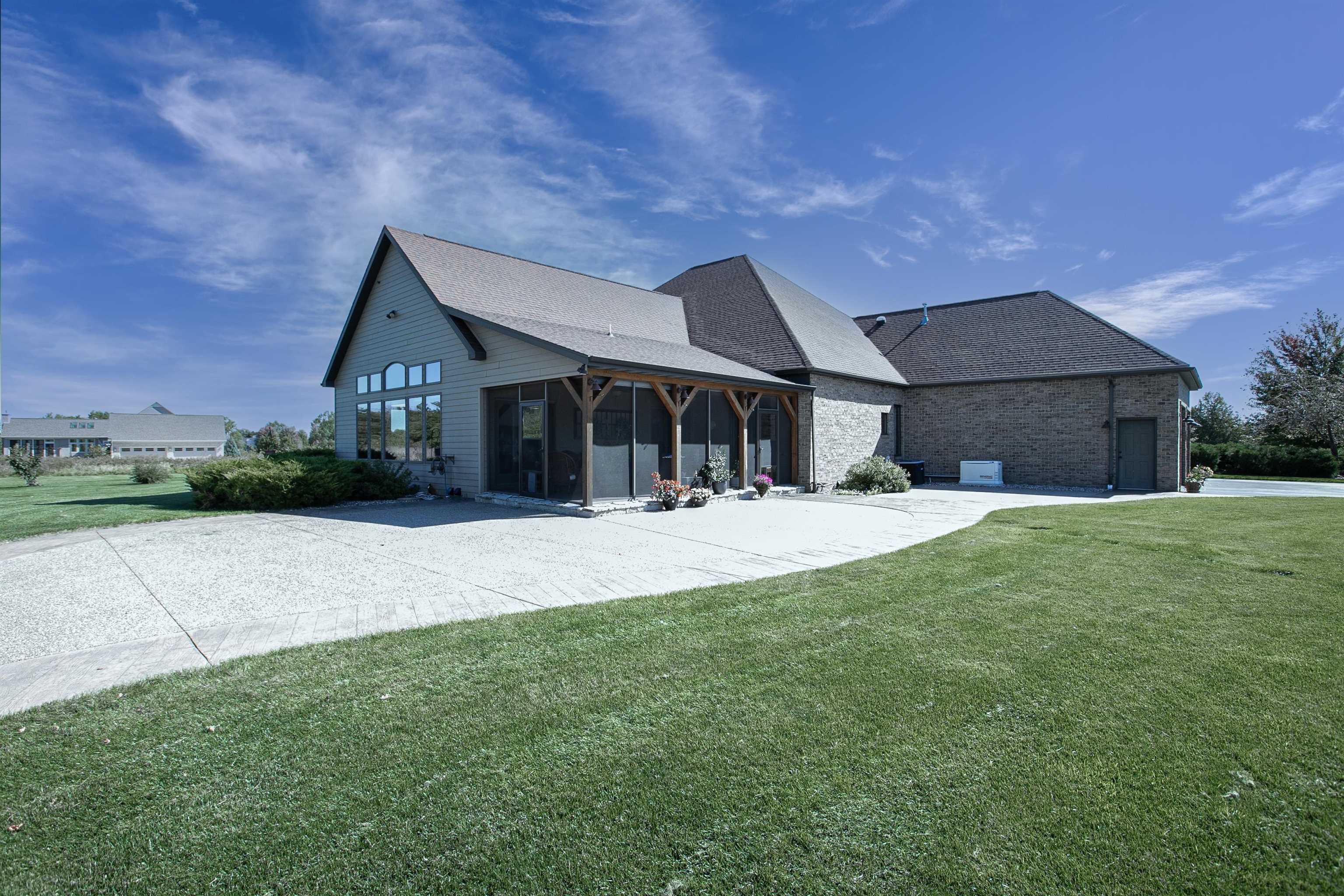 W3552 Equestrian Trail Appleton, WI 54913 - Photo 19 of 58