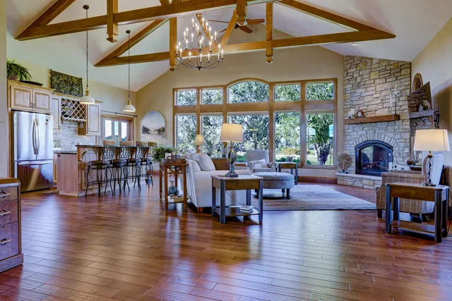 $1,250,000 | W3552 Equestrian Trail, Appleton, WI 54913