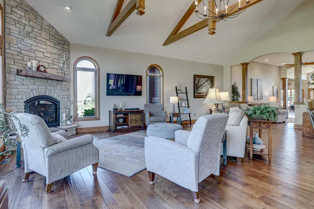$1,250,000 | W3552 Equestrian Trail, Appleton, WI 54913