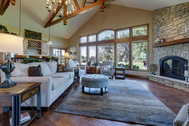 $1,250,000 | W3552 Equestrian Trail, Appleton, WI 54913