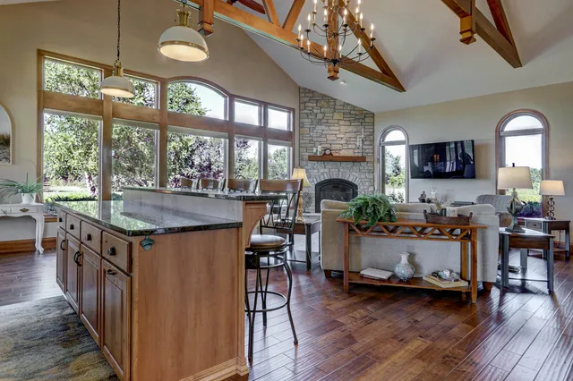 $1,250,000 | W3552 Equestrian Trail, Appleton, WI 54913