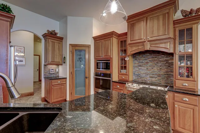 $1,250,000 | W3552 Equestrian Trail, Appleton, WI 54913