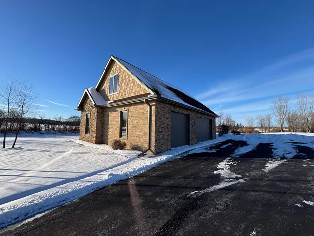 $1,250,000 | W3552 Equestrian Trail, Appleton, WI 54913