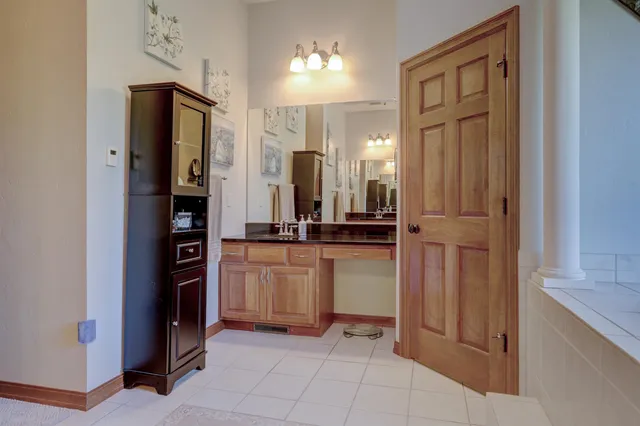 $1,250,000 | W3552 Equestrian Trail, Appleton, WI 54913