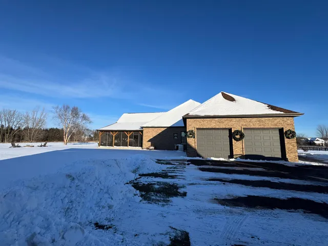 $1,250,000 | W3552 Equestrian Trail, Appleton, WI 54913