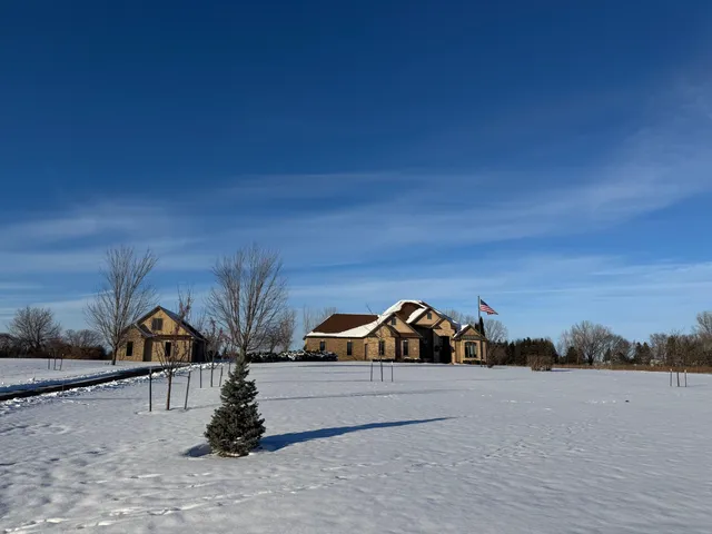 $1,250,000 | W3552 Equestrian Trail, Appleton, WI 54913