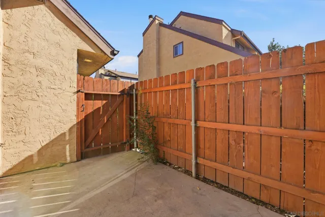 $450,000 | 1585 Stone Edge Circle, El Cajon, CA 92021