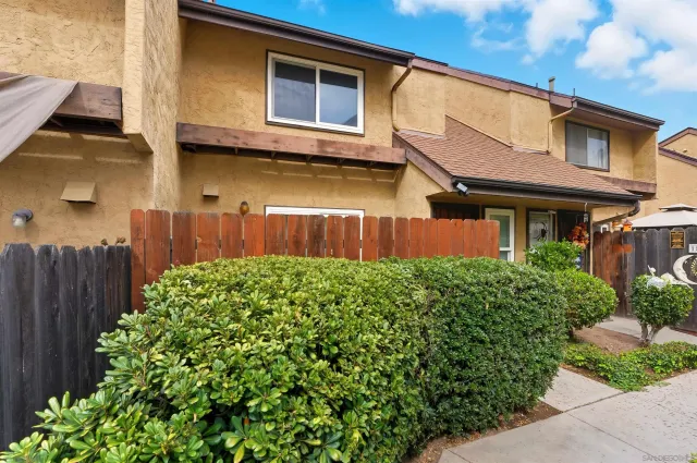 $450,000 | 1585 Stone Edge Circle, El Cajon, CA 92021