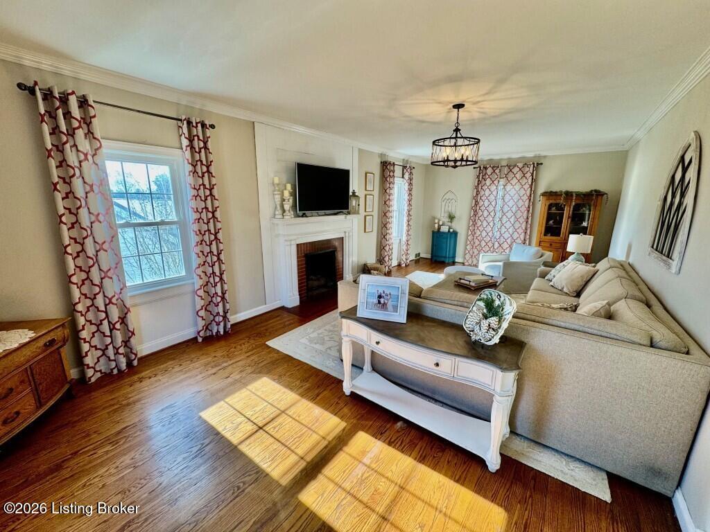 308 Covington Avenue Springfield, KY 40069 - Photo 5 of 51 005_Living Room