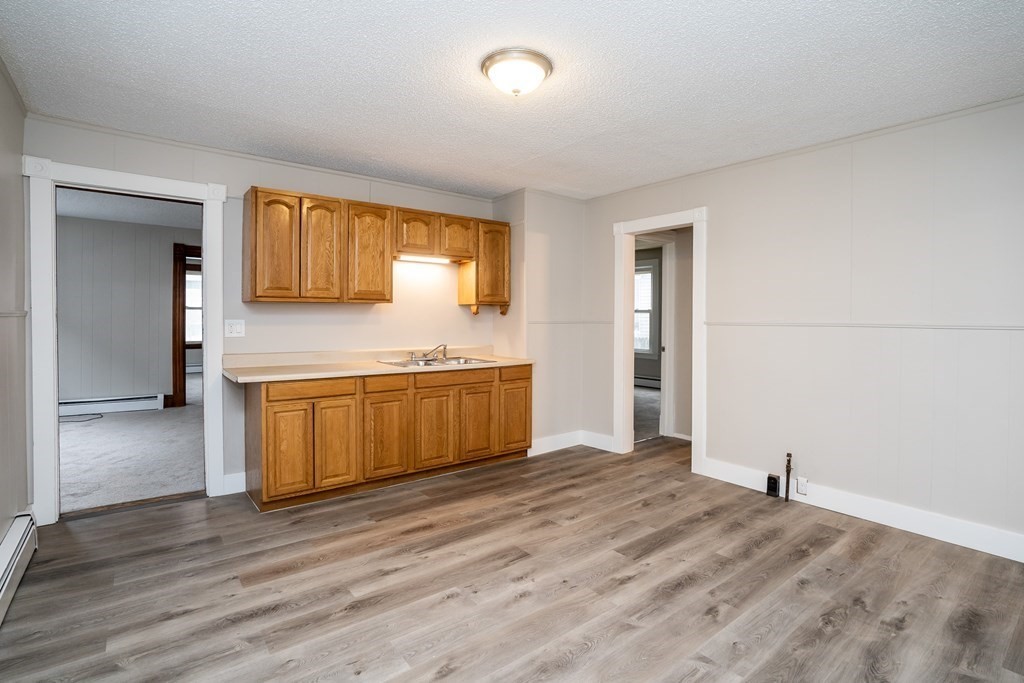 41 Armory Street Springfield, MA 01105 - Photo 13 of 39 Gallery Image 13
