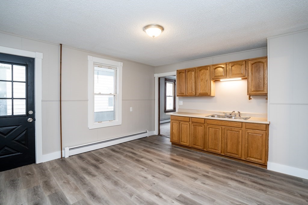 41 Armory Street Springfield, MA 01105 - Photo 14 of 39 Gallery Image 14