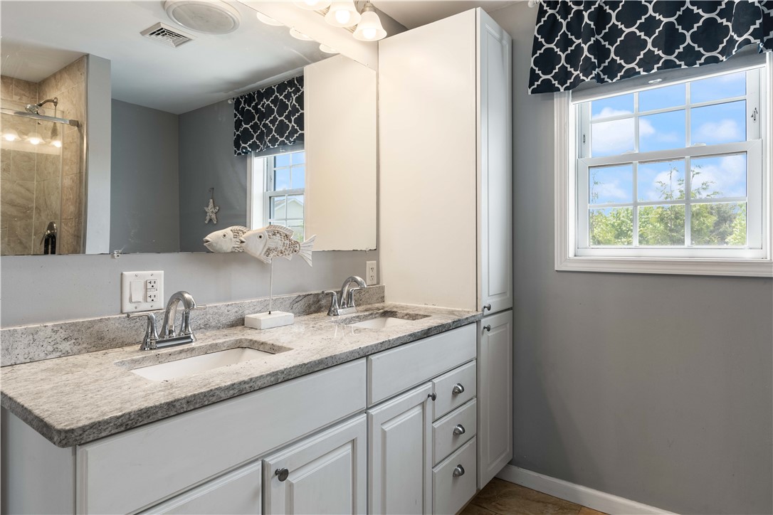 55 Sloop Drive Portsmouth, RI 02871 - Photo 18 of 30 Primary suite