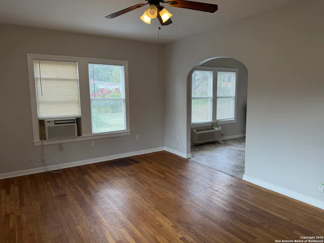 $995 | 319 Harding Place, Unit 1, San Antonio, TX 78203