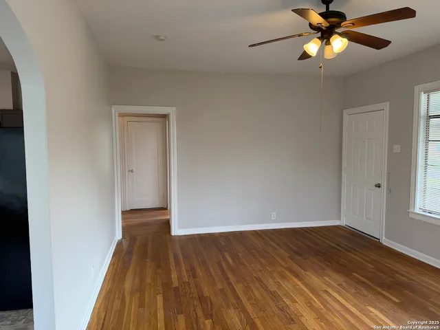 $995 | 319 Harding Place, Unit 1, San Antonio, TX 78203