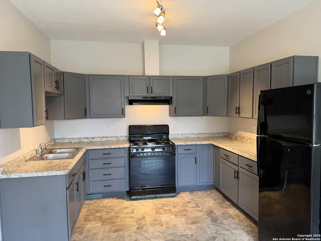 $995 | 319 Harding Place, Unit 1, San Antonio, TX 78203