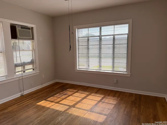 $995 | 319 Harding Place, Unit 1, San Antonio, TX 78203