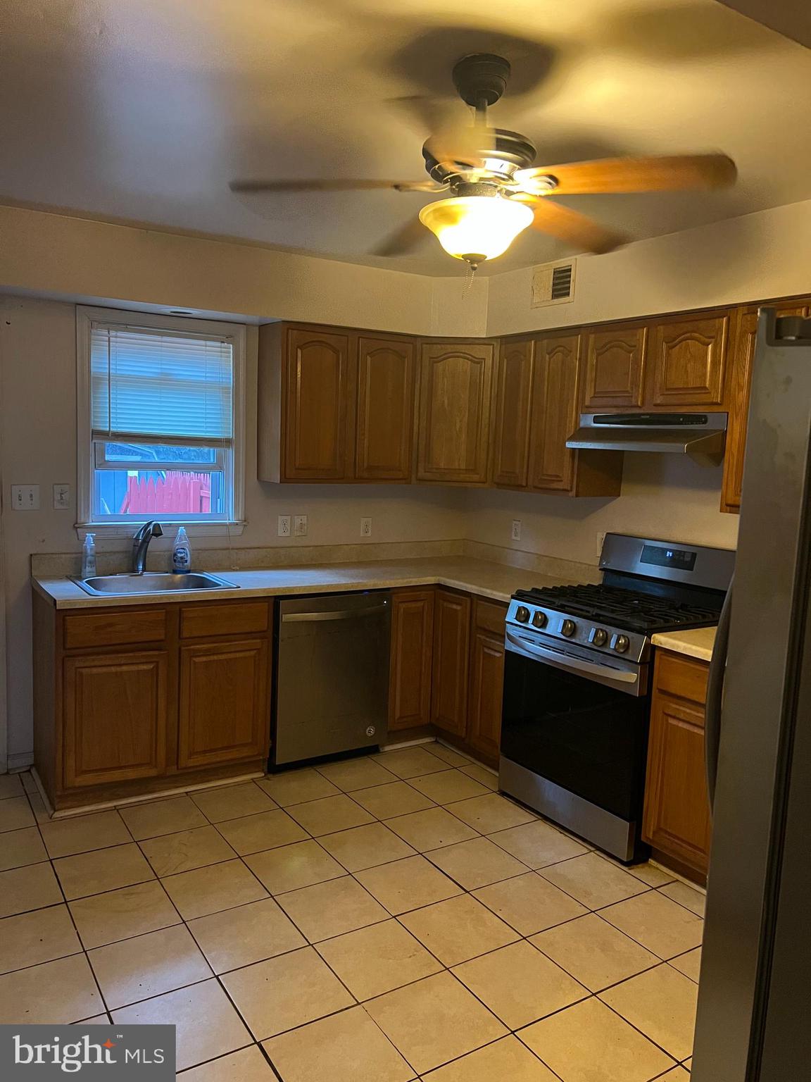 5726 Mitchell Road Levittown, PA 19057 - Photo 3 of 14 Kitchen