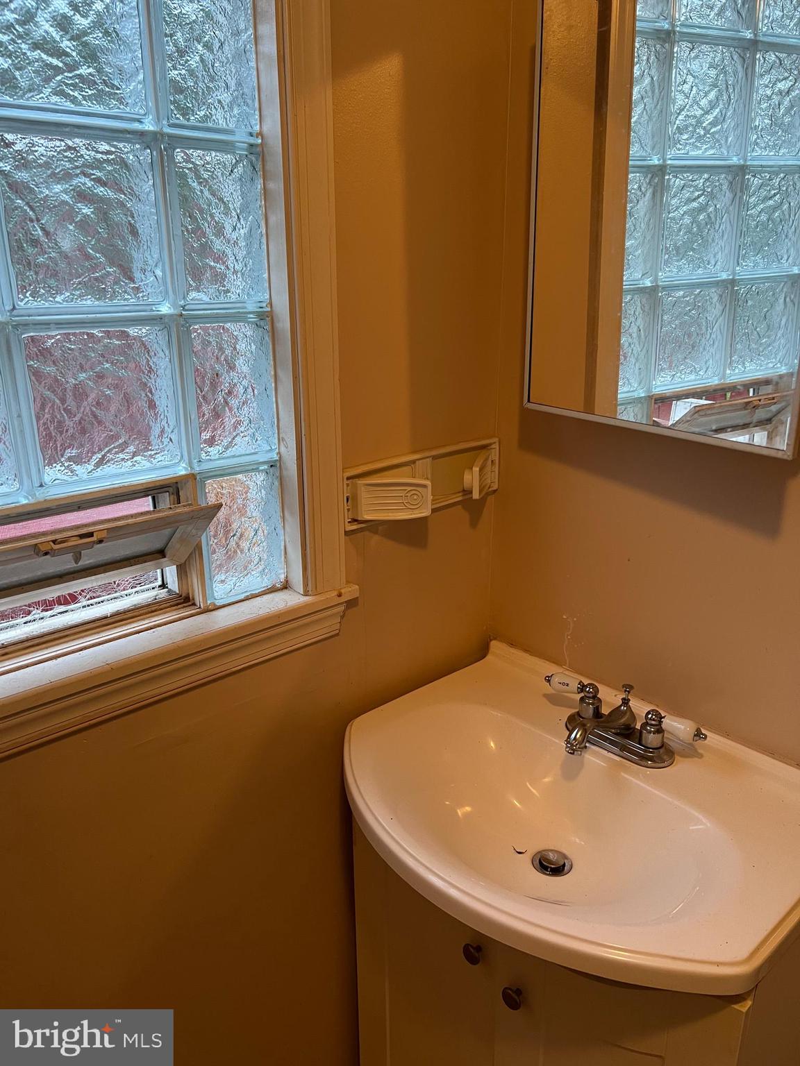 5726 Mitchell Road Levittown, PA 19057 - Photo 8 of 14 Gallery Image 8