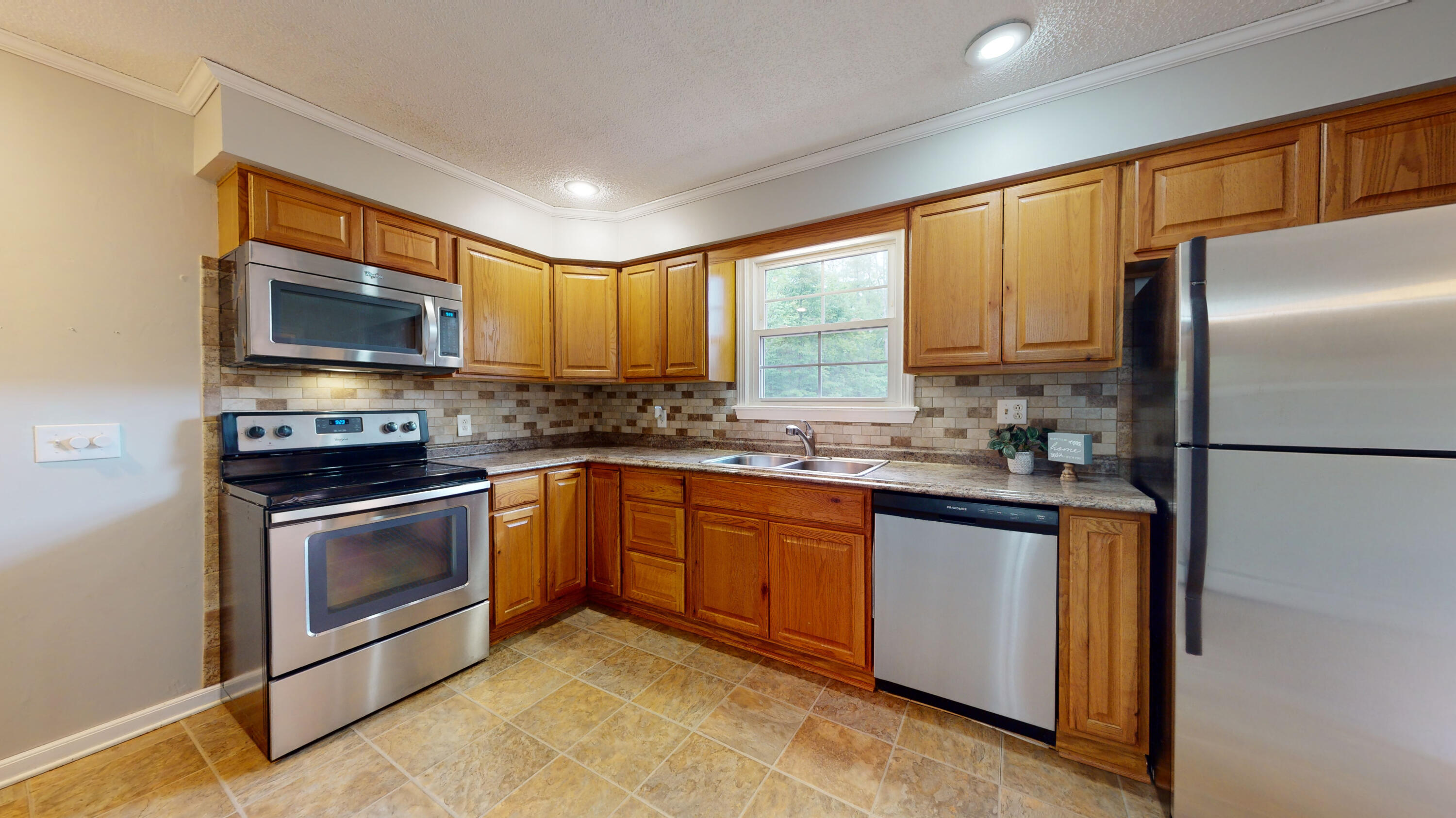 8 Cleveland Place Waterville, ME 04901 - Photo 5 of 49 kitchen