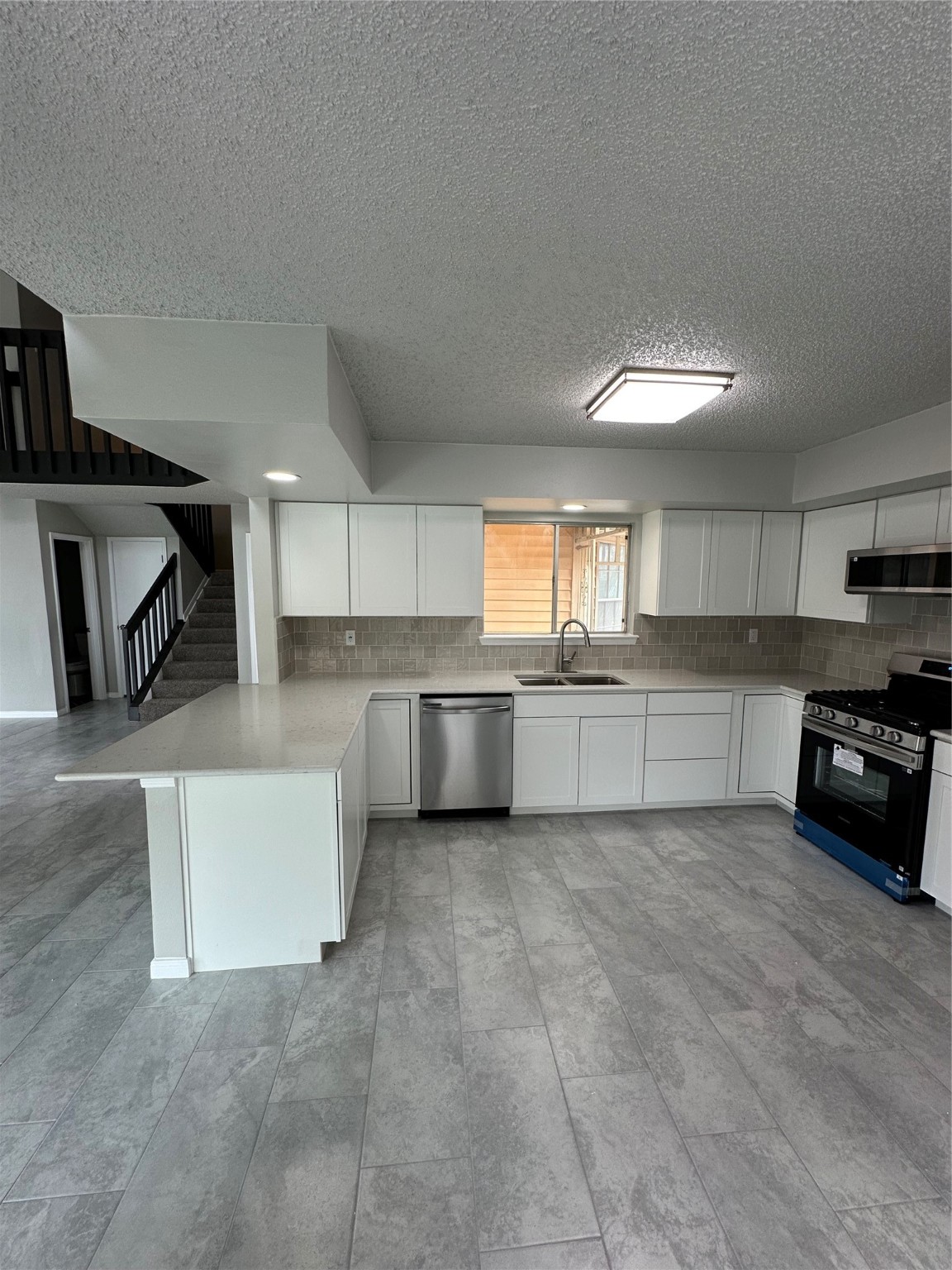 11406 Caesar Drive Houston, TX 77477 - Photo 6 of 16