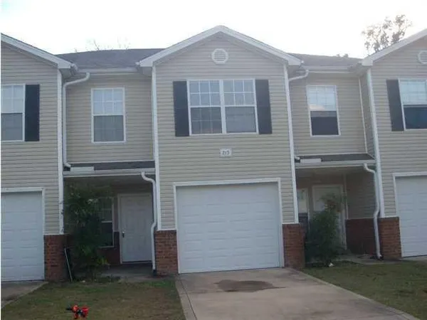 $1,450 | 215 Johnson Court, Crestview, FL 32536