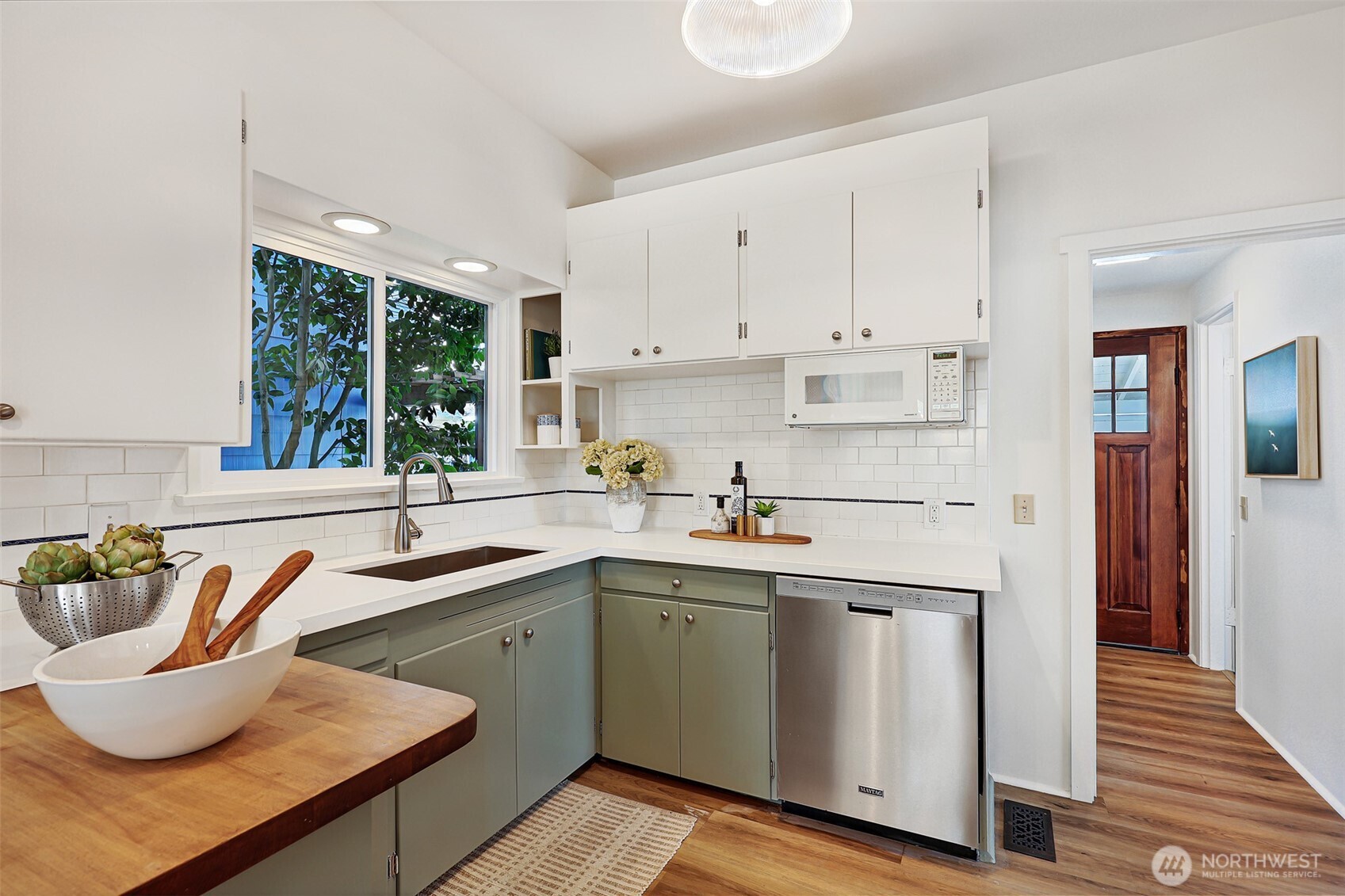 318 North 77th Street Seattle, WA 98103 - Photo 11 of 26