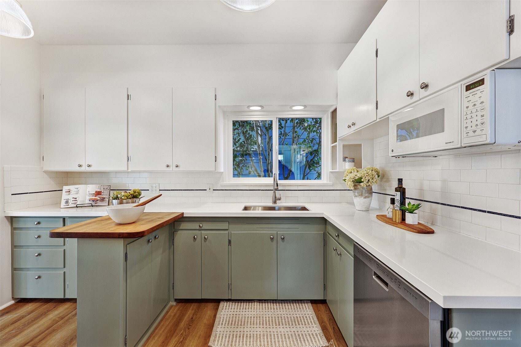 318 North 77th Street Seattle, WA 98103 - Photo 12 of 26