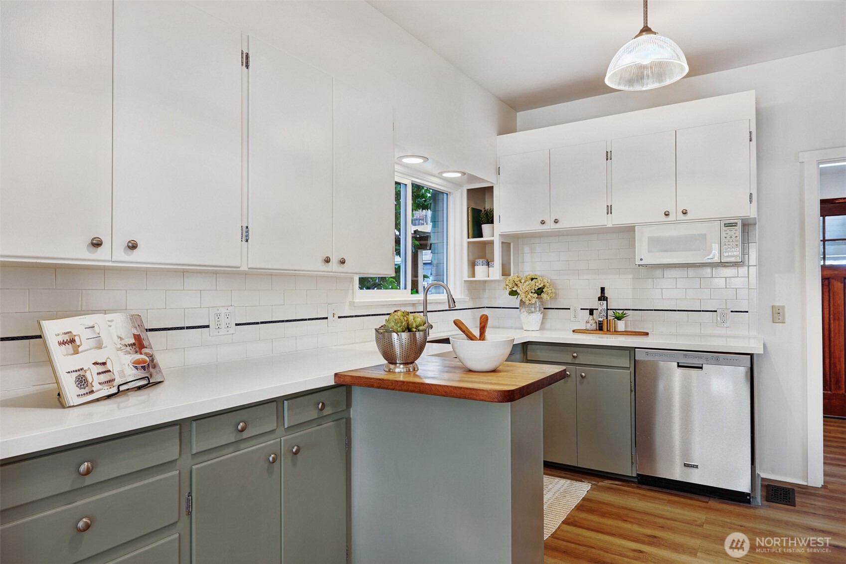 318 North 77th Street Seattle, WA 98103 - Photo 14 of 26