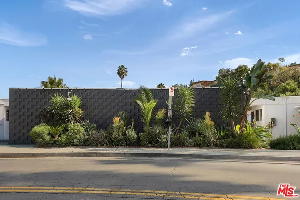 $2,100 | 4431 Don Ricardo Drive, Unit 23, Los Angeles, CA 90008
