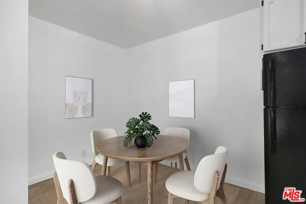 $2,100 | 4431 Don Ricardo Drive, Unit 23, Los Angeles, CA 90008