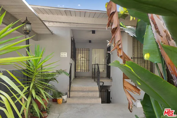 $2,100 | 4431 Don Ricardo Drive, Unit 23, Los Angeles, CA 90008