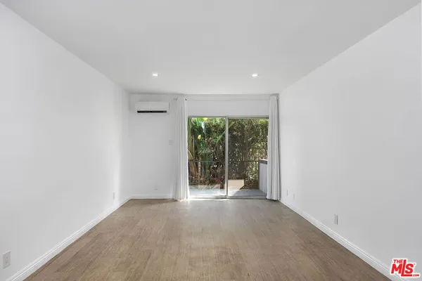 $2,100 | 4431 Don Ricardo Drive, Unit 23, Los Angeles, CA 90008