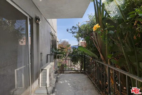 $2,100 | 4431 Don Ricardo Drive, Unit 23, Los Angeles, CA 90008