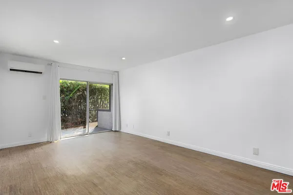 $2,100 | 4431 Don Ricardo Drive, Unit 23, Los Angeles, CA 90008