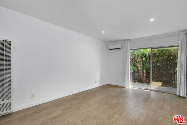 $2,100 | 4431 Don Ricardo Drive, Unit 23, Los Angeles, CA 90008