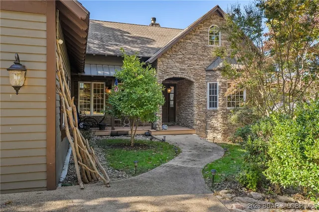 $1,500,000 | 162 Springridge Lane, Sunrise Beach, MO 65079