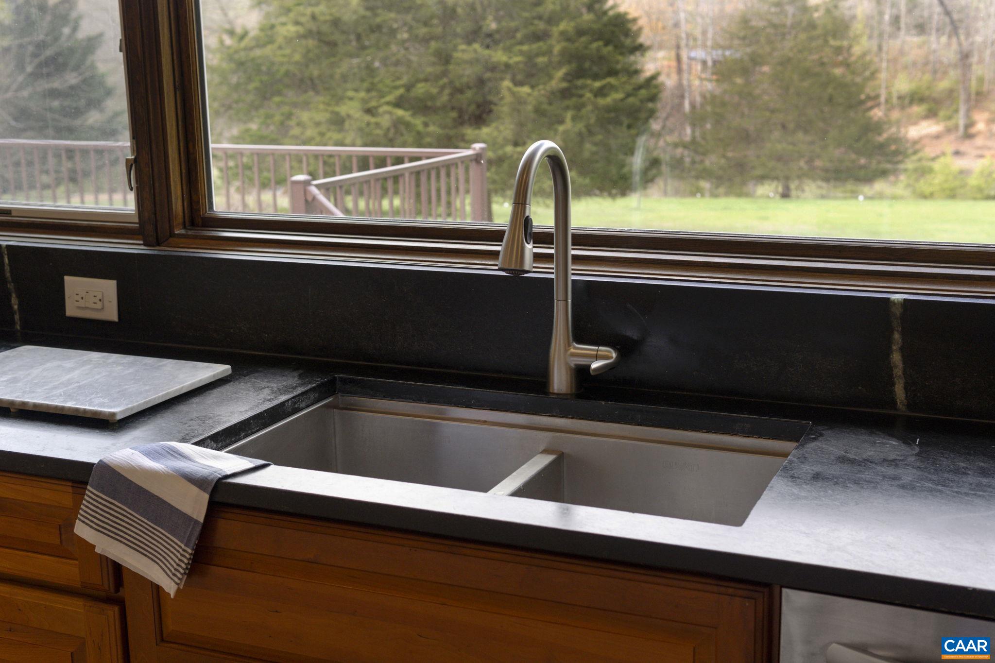 570 Rodes Drive Charlottesville, VA 22903 - Photo 18 of 75